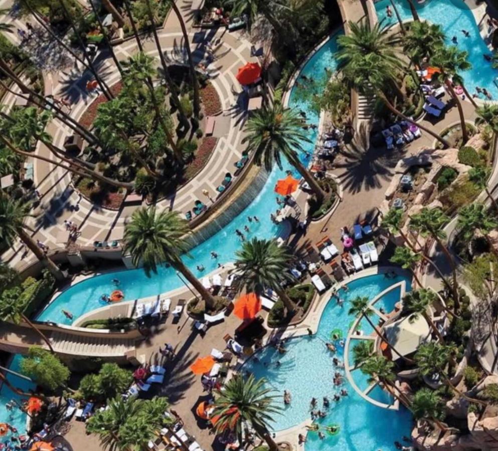Mgm Signature Deluxe Balcony Strip View Suite Лас-Вегас Экстерьер фото