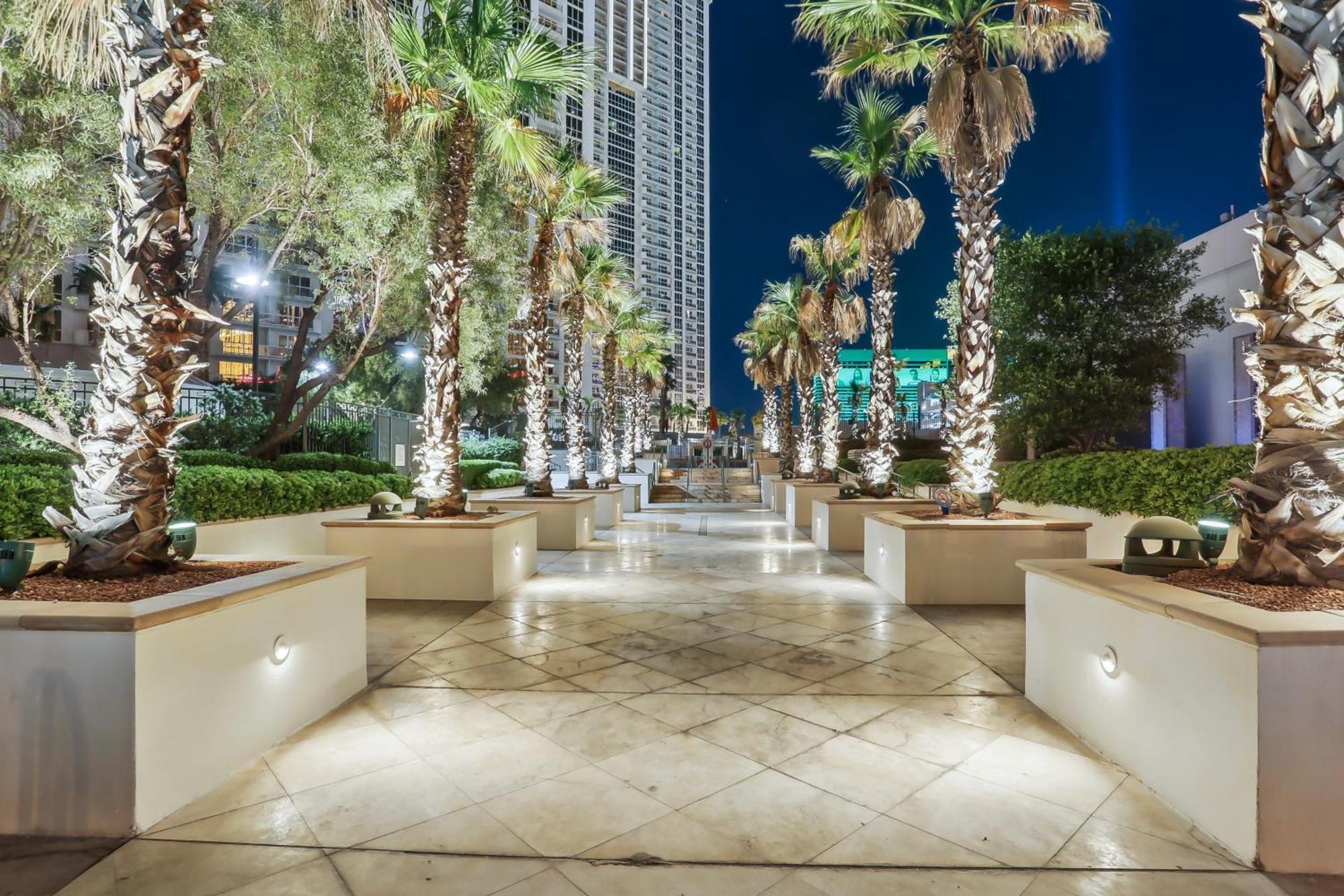 Mgm Signature Deluxe Balcony Strip View Suite Лас-Вегас Экстерьер фото